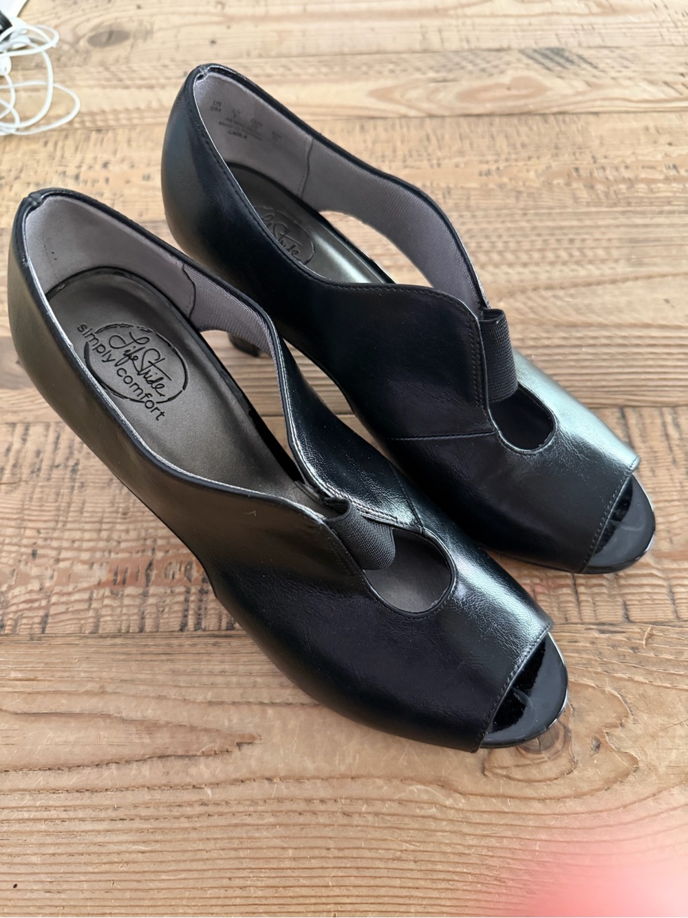 Life Stride Black Open-Toe Elastic Gore Heels